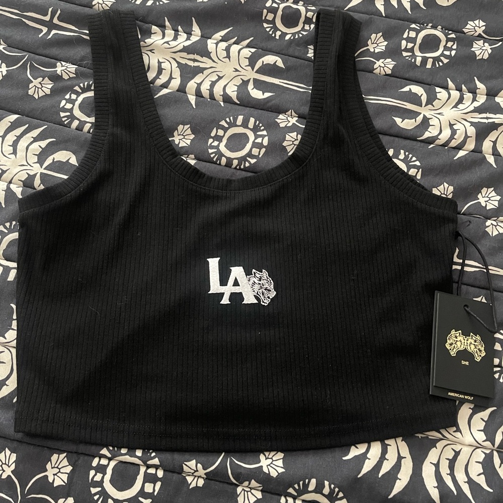 SHE- DARC SPORT Black LA Embroidered Women's Crop Top